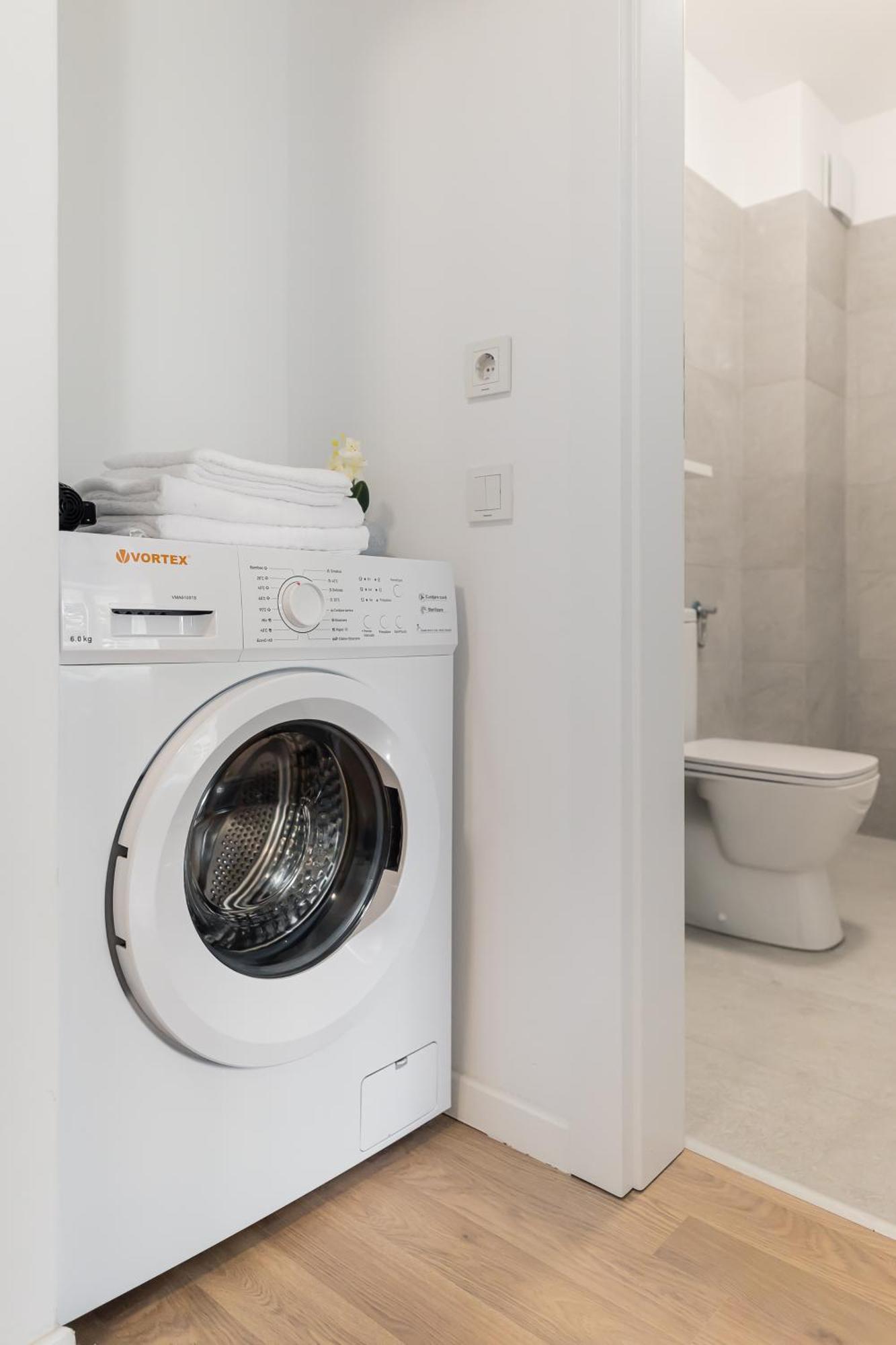 Simplicity Apartments Bucarest Esterno foto
