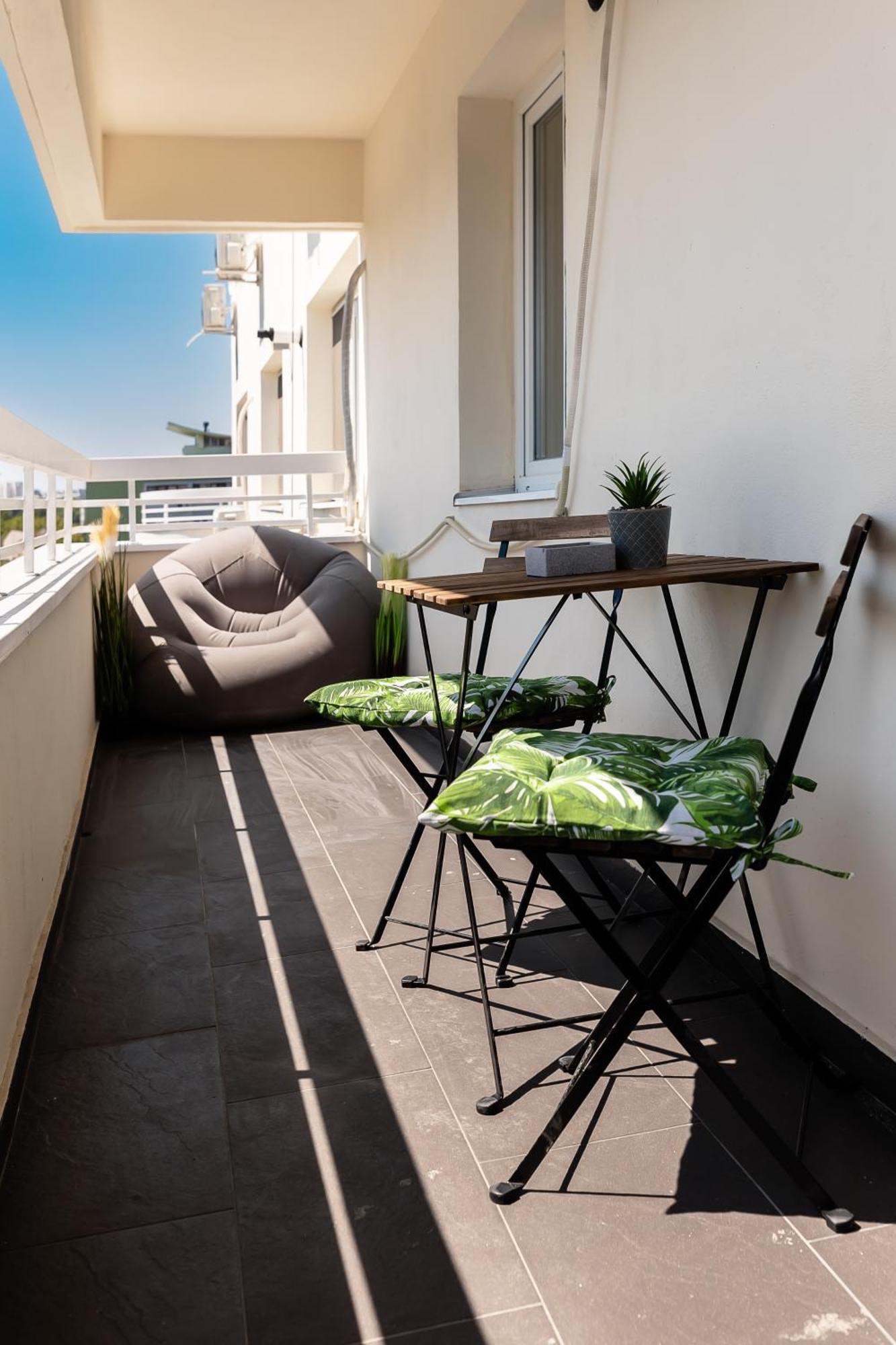 Simplicity Apartments Bucarest Esterno foto