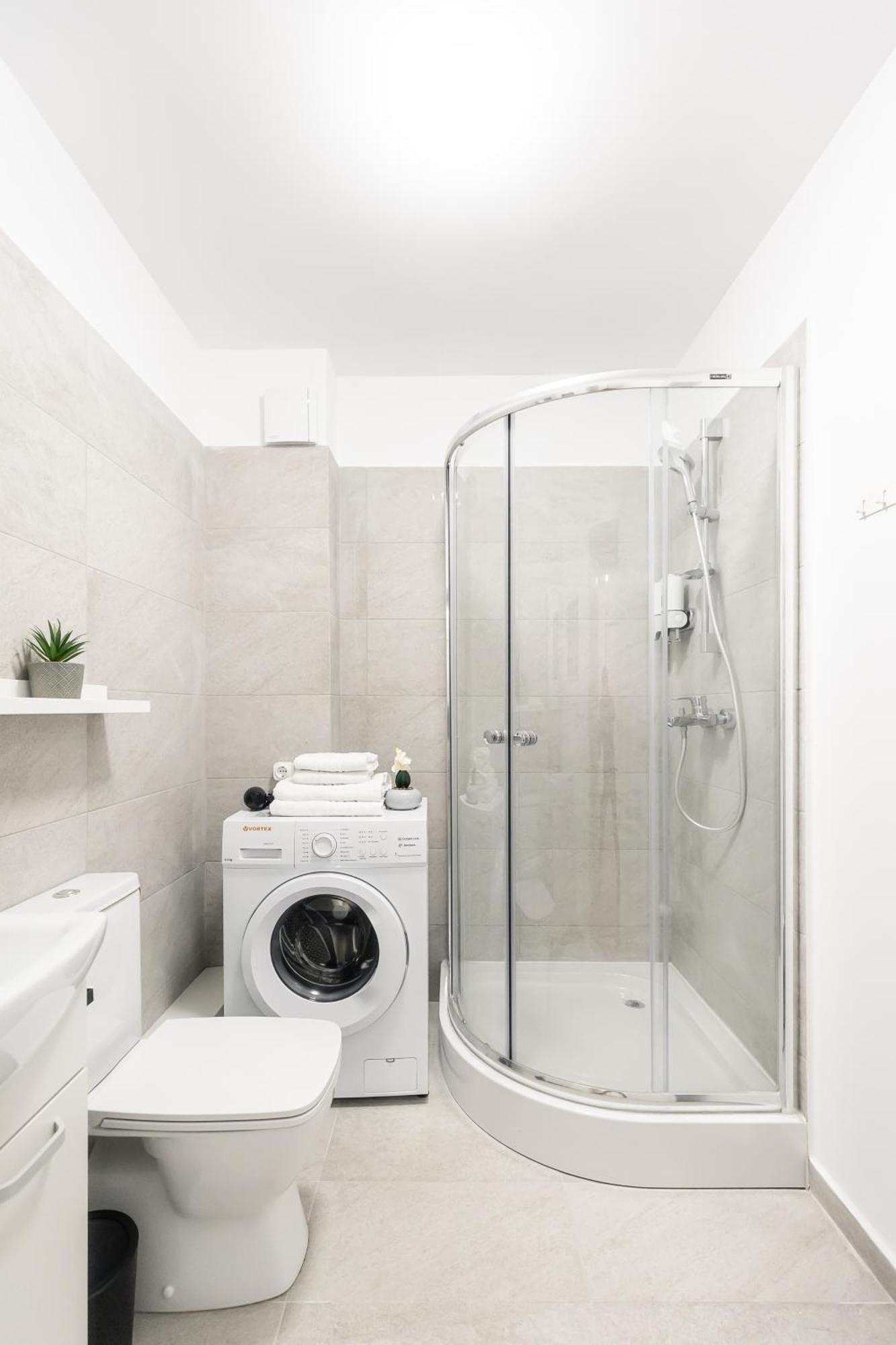 Simplicity Apartments Bucarest Esterno foto