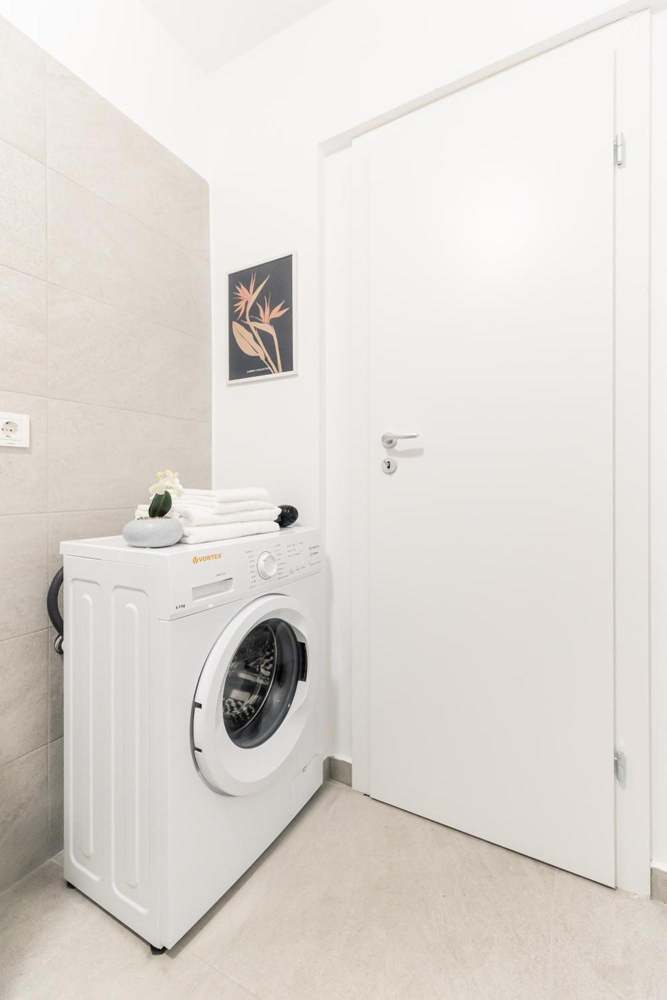 Simplicity Apartments Bucarest Esterno foto