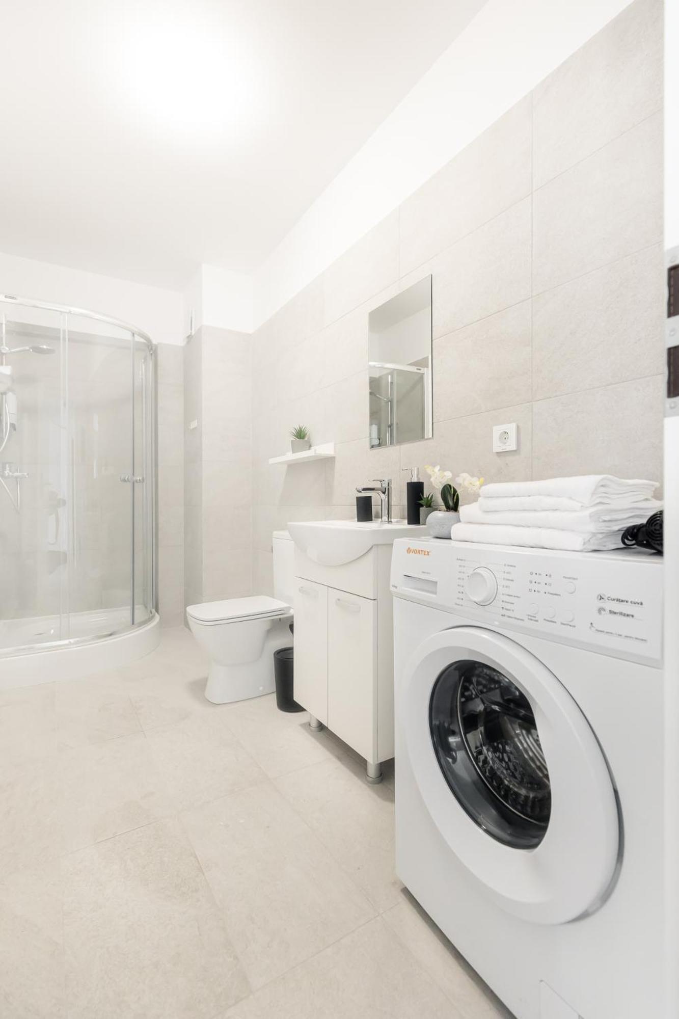 Simplicity Apartments Bucarest Esterno foto